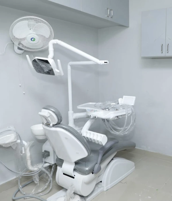 Best Dental clinic in Ullagaram